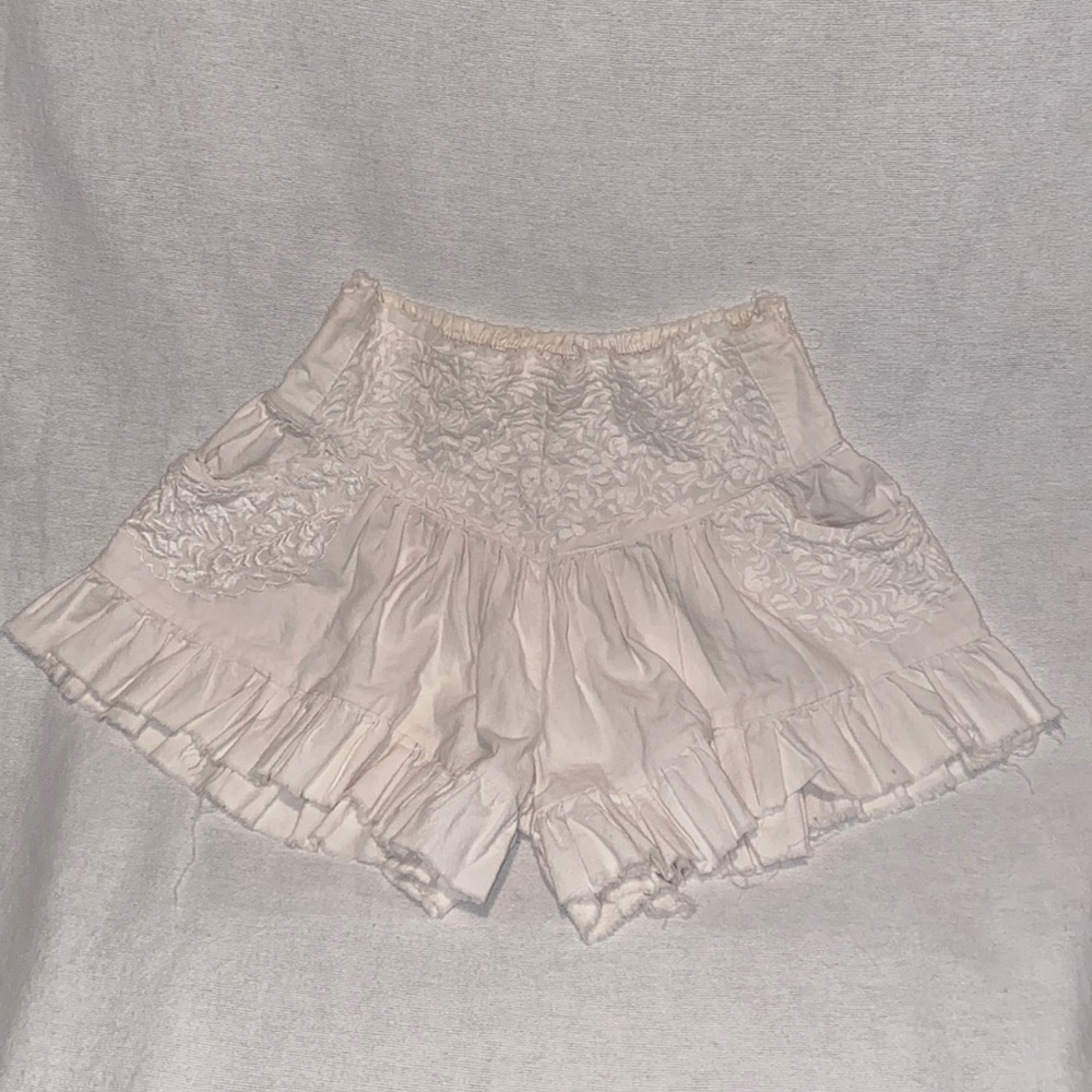 Free People FP ONE Women’s Shorts White Sz Medium Bloomers